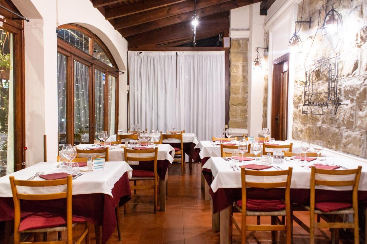 Hotel Ristorante Il Caminetto Диано-Марина Экстерьер фото